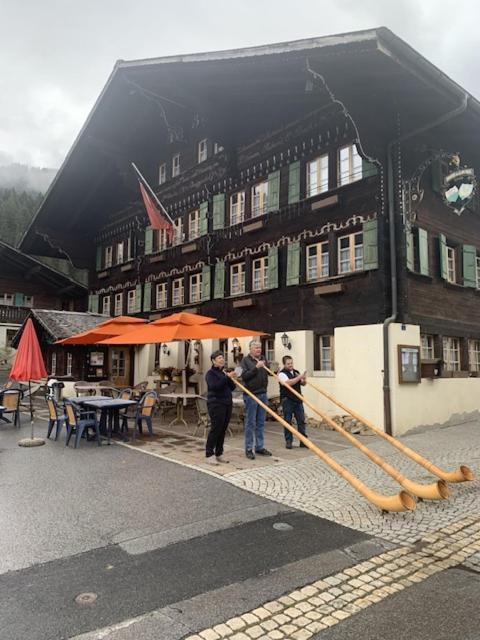 Auberge De L'Ours Vers L'Eglise Exterior photo