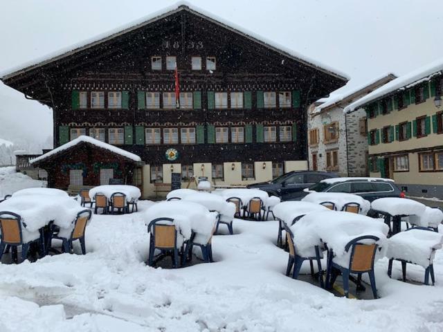 Auberge De L'Ours Vers L'Eglise Exterior photo